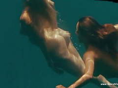 Find-Best-Hardcore.com presents: Kelly brook & jessica szohr nude & sexy - piranha - hd