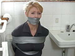 Find-Best-Hardcore.com presents: Blonde housewife in bathroom