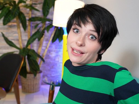 Find-Best-Hardcore.com presents: Short hair kitty lynn gives a blowjob and gets fucked balls deep