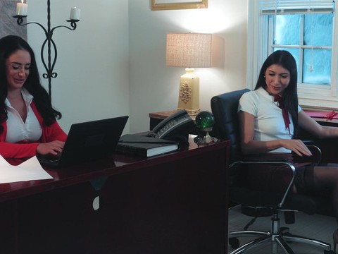 Find-Best-Hardcore.com presents: Big butt boss spreads legs to ride her coworker on the bed